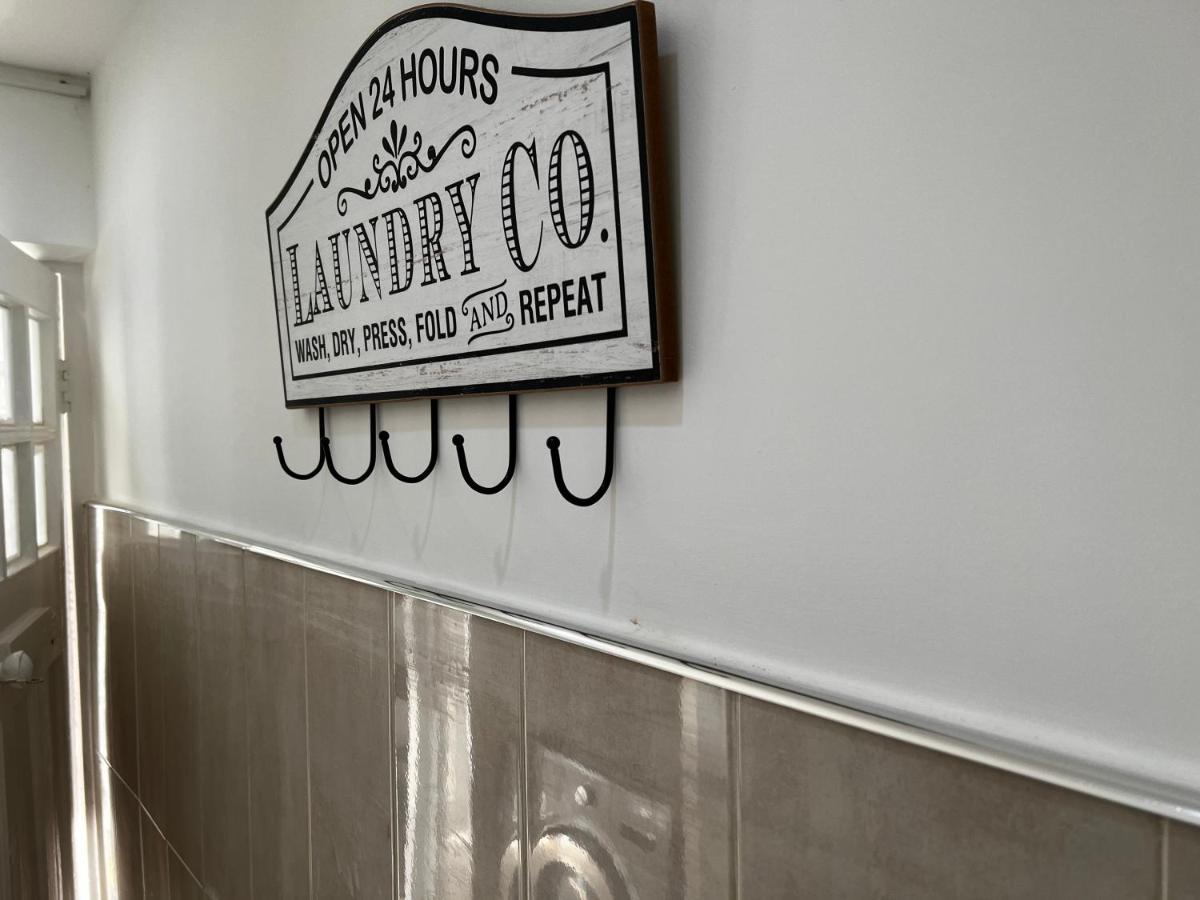 Stylish And Homey 3 Bedroom House With Free Parking & Wi-Fi Minworth Exterior foto